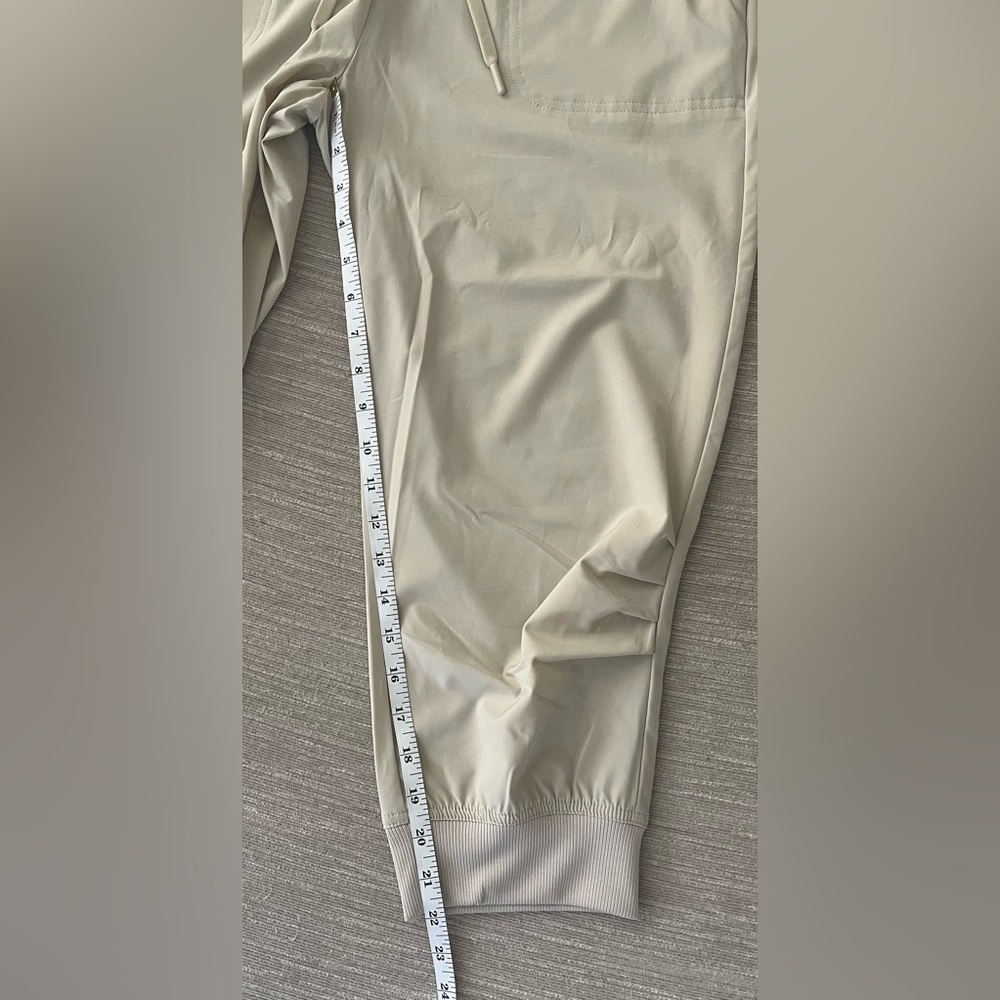 Kyodan Featherweight Collection Ultra-Legger Cream Capri Jogger Size L NWT - Picture 14 of 15